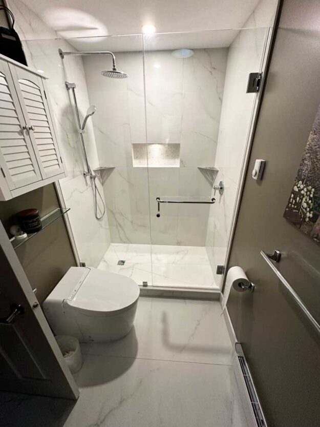 Beautiful Tile Bathroom by Quinmor Tile Vancouver, BC